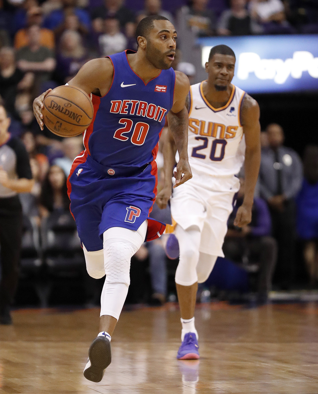 频冲击篮下 频冲击篮下