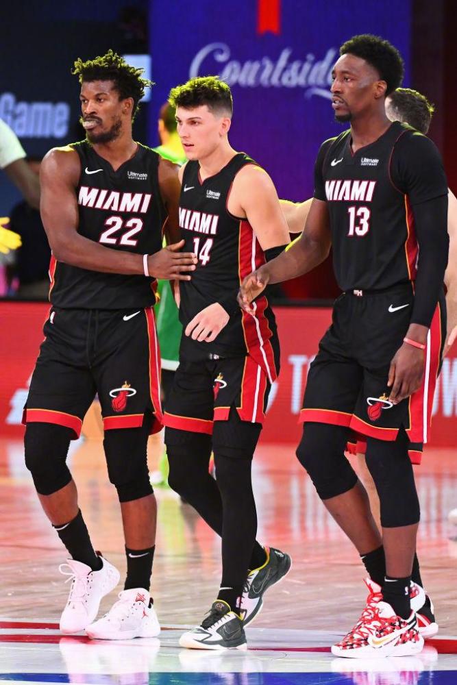 在他看来是 在他看来是