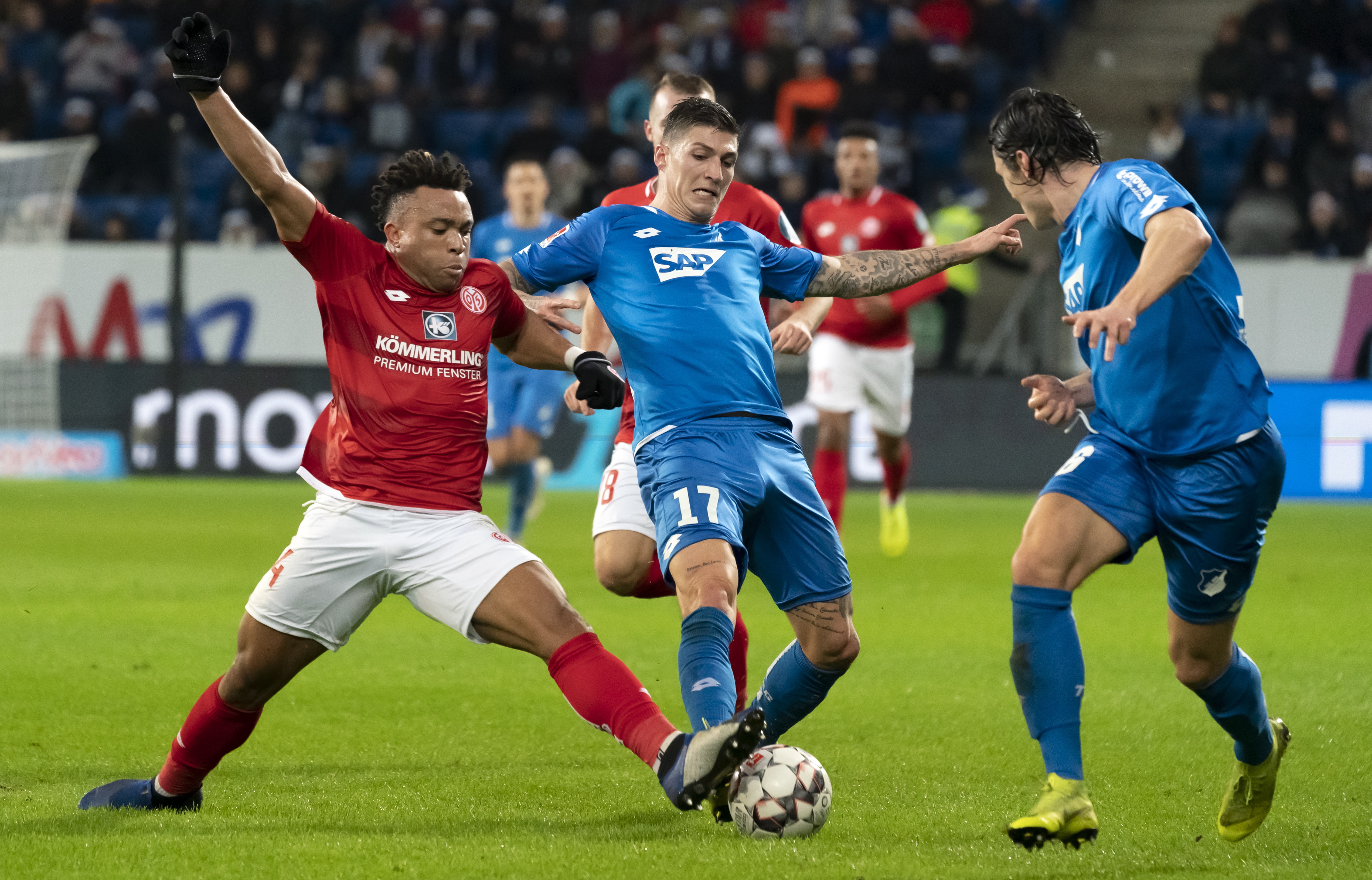 塔林站奋力 塔林站奋力