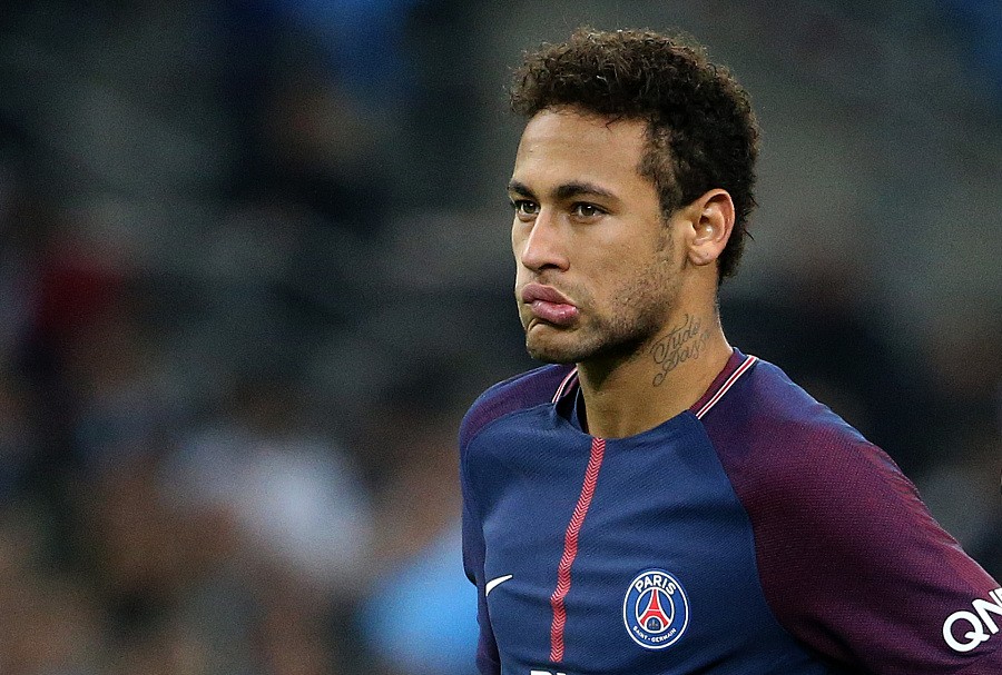 王大雷染红 王大雷染红